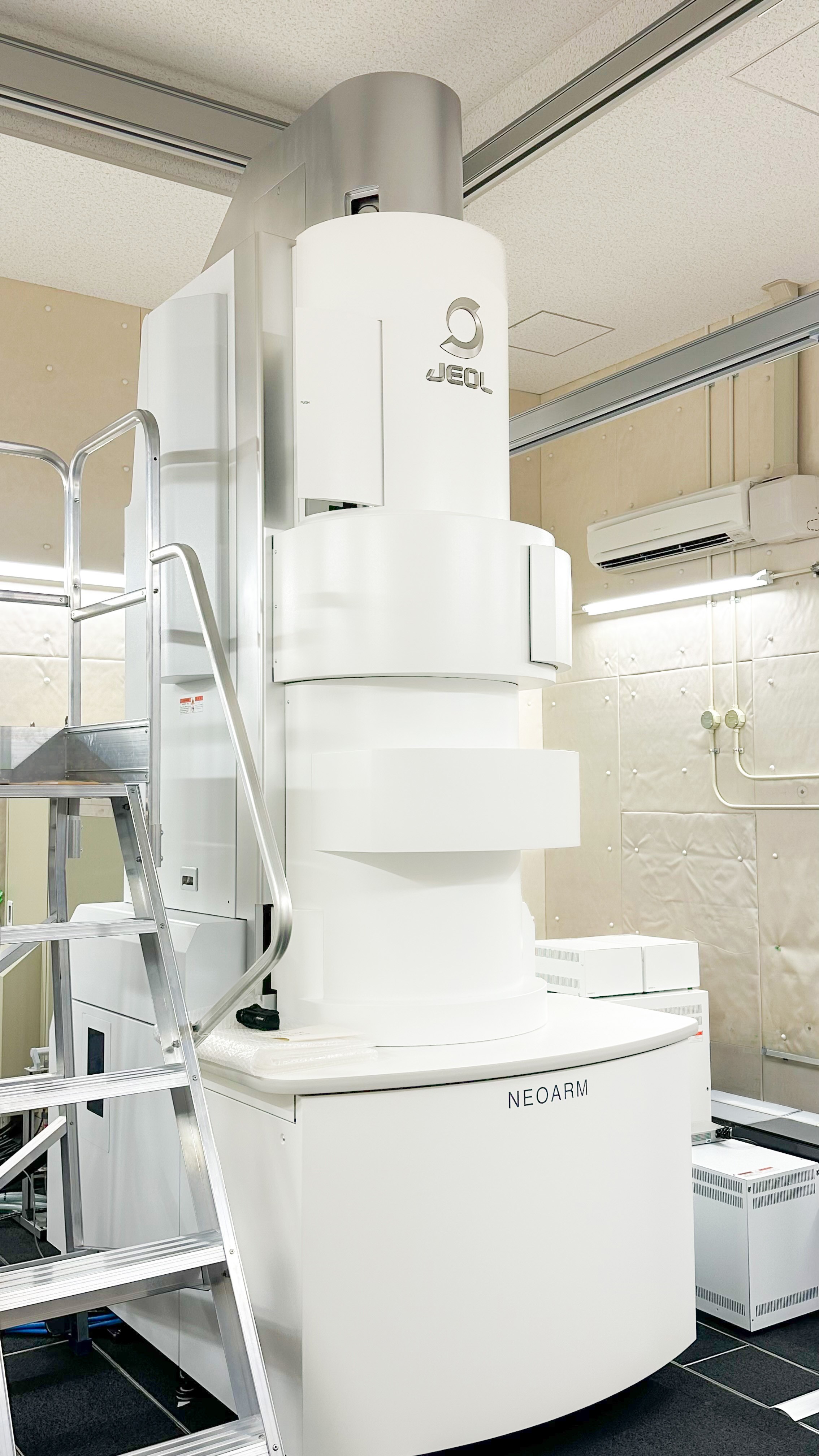 位相イメージング・分析電子顕微鏡 JEM-ARM200F NEOARM
